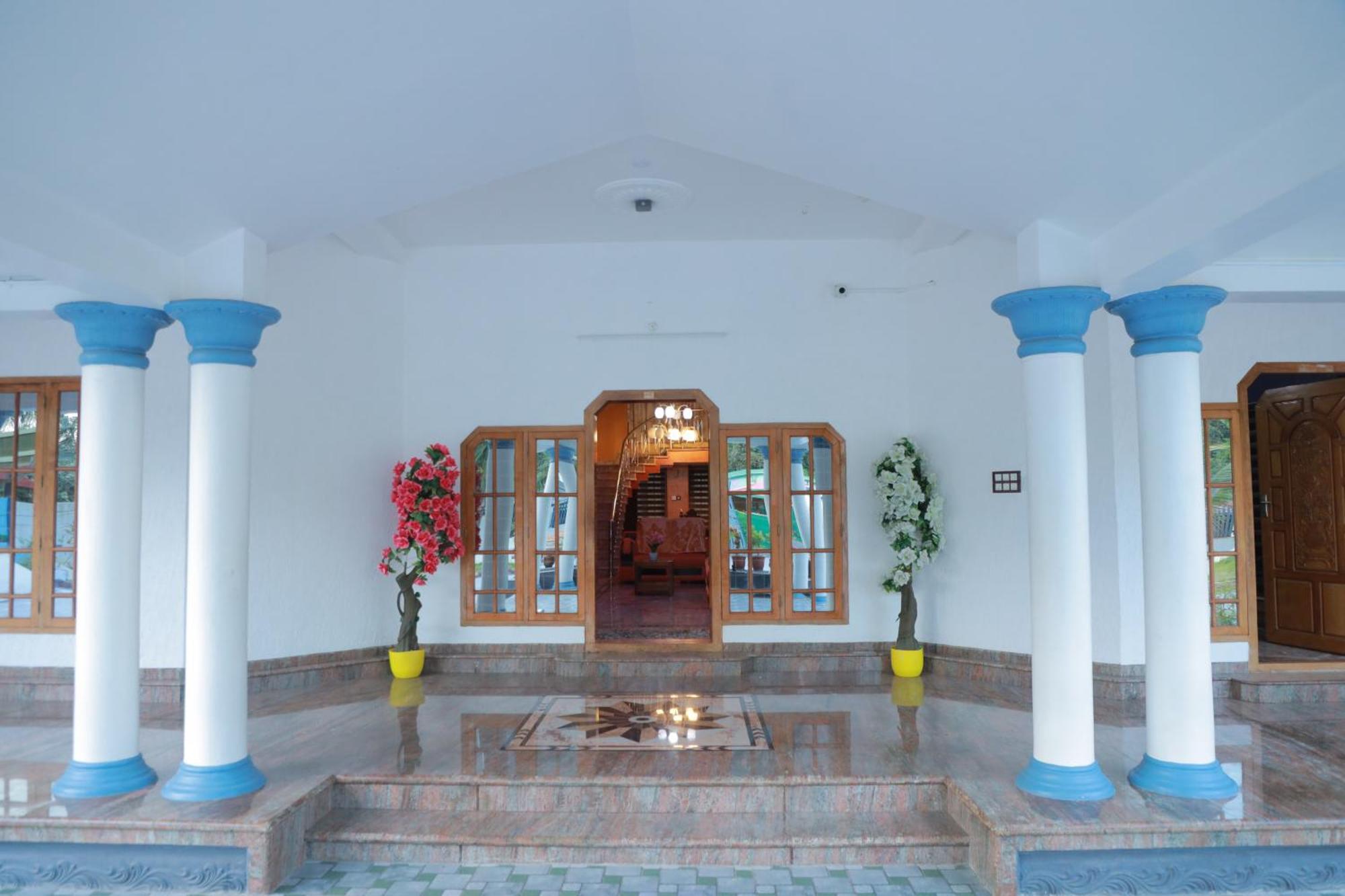 Gilead Holliday Hotel Tamarakulam Exterior photo