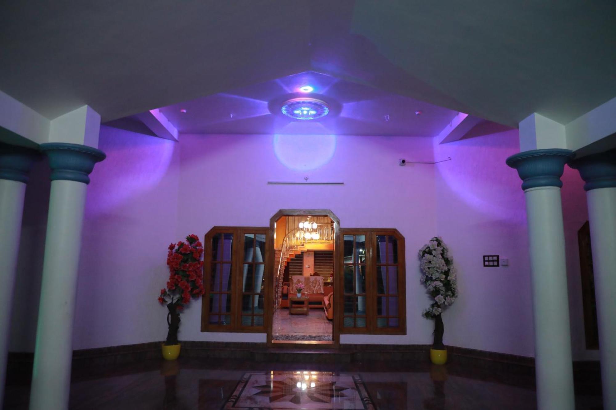Gilead Holliday Hotel Tamarakulam Exterior photo
